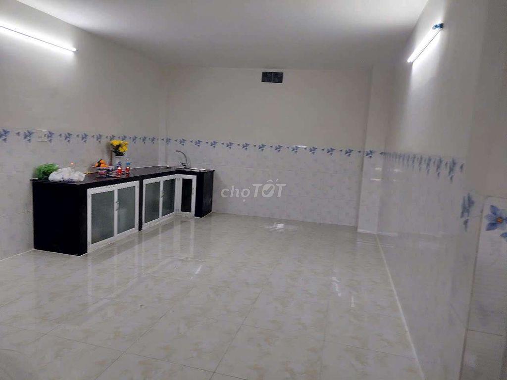 NHÀ MẶT TIỀN NGAY CHỢ ĐÔNG ĐÚC, KD ĐA NGÀNH. SẴN 3PN 3WC