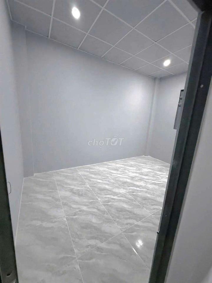 NHÀ MỚI SƠN SỬA ĐẸP, HẺM TẢI, SẴN 2PN. GẦN LÀNG ĐẠI HỌC
