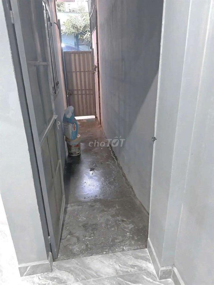 NHÀ MỚI SƠN SỬA ĐẸP, HẺM TẢI, SẴN 2PN. GẦN LÀNG ĐẠI HỌC