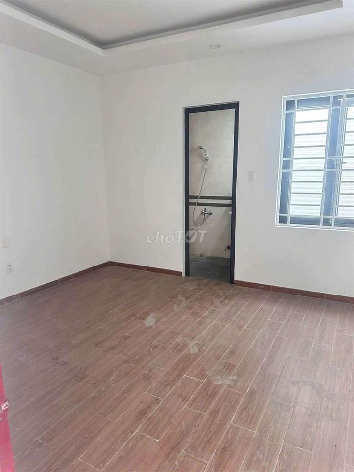 NHÀ ĐẸP GẦN CHỢ HIỆP BÌNH. 1T2L 3PN 4WC