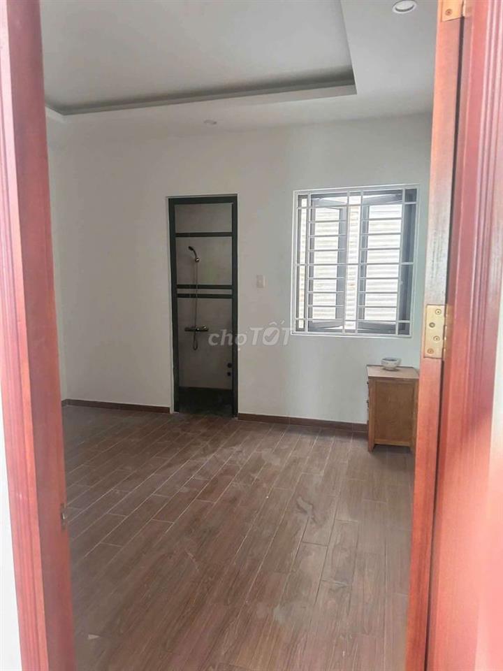 NHÀ ĐẸP GẦN CHỢ HIỆP BÌNH. 1T2L 3PN 4WC