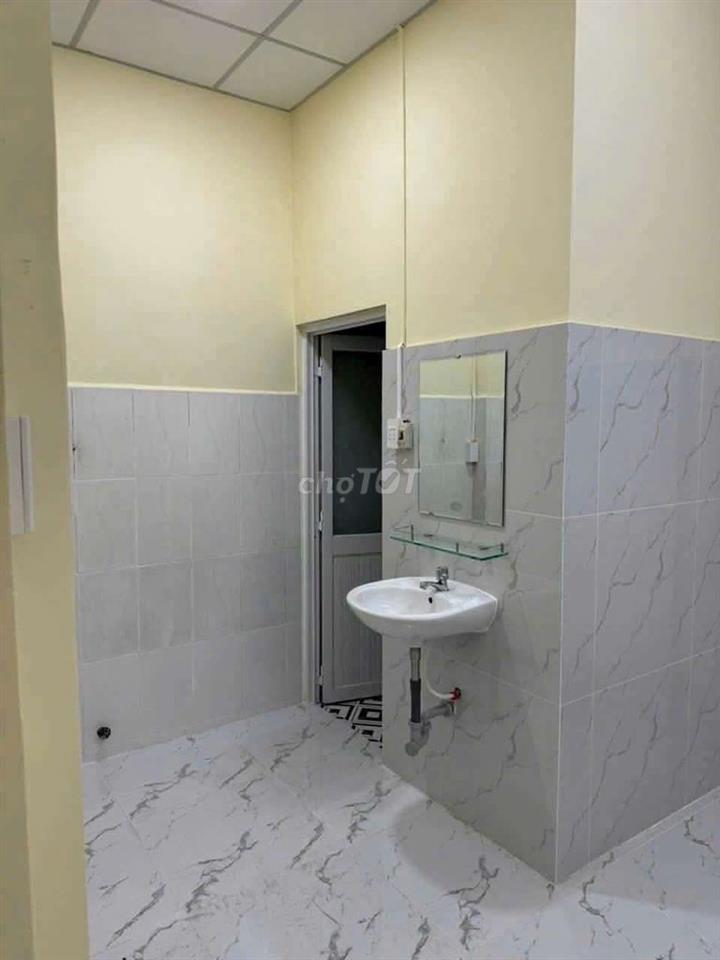 NHÀ 140M2, SÂN ĐẬU 2 OTO GẦN CHUNG CƯ SUNVIEW