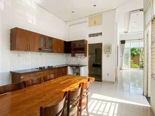 NHÀ SIÊU RỘNG, SÂN ĐẬU OTO, SẴN 4PN MÁY LẠNH. SÁT BÊN PHẠM VĂN ĐỒNG