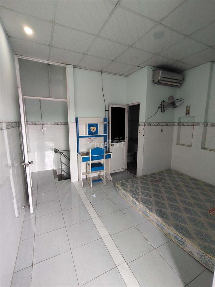 NHÀ 1T2L 3PN 3WC, HẺM OTO, NGAY SÂN BANH LINH XUÂN