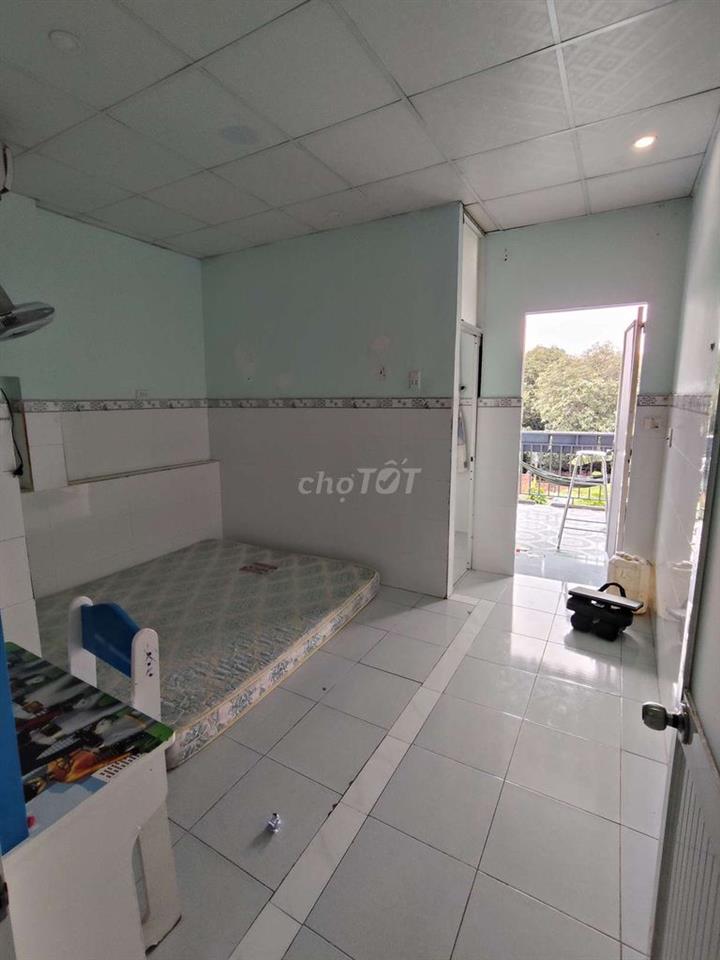 NHÀ 1T2L 3PN 3WC, HẺM OTO, NGAY SÂN BANH LINH XUÂN