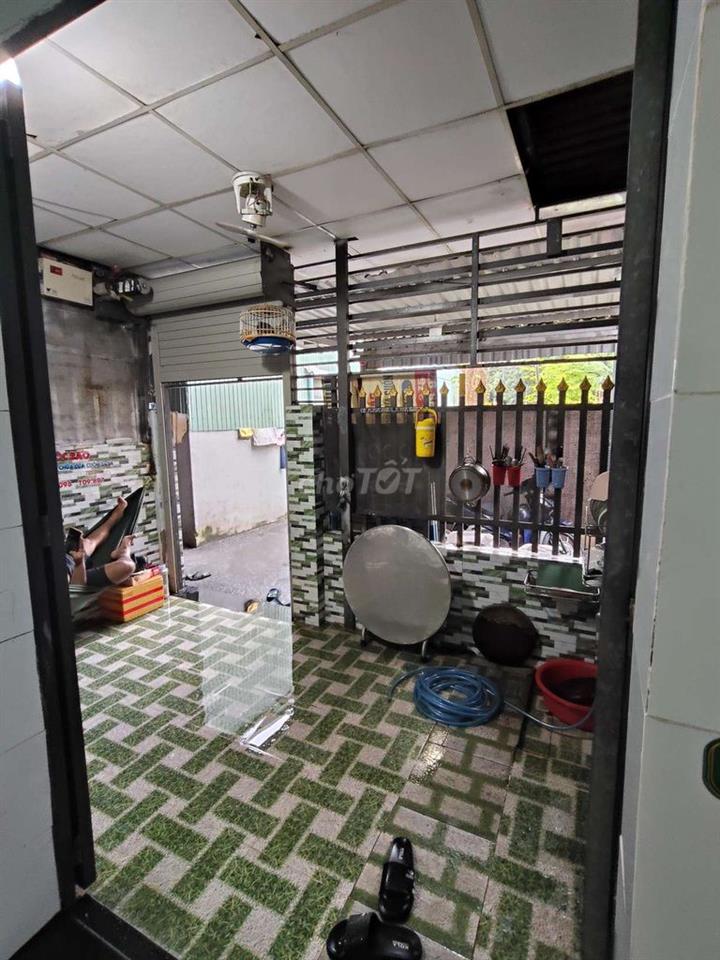 NHÀ 1T2L 3PN 3WC, HẺM OTO, NGAY SÂN BANH LINH XUÂN