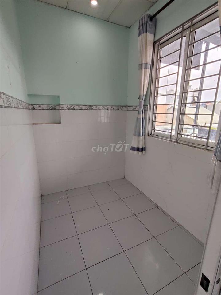 NHÀ 1T2L 3PN 3WC, HẺM OTO, NGAY SÂN BANH LINH XUÂN