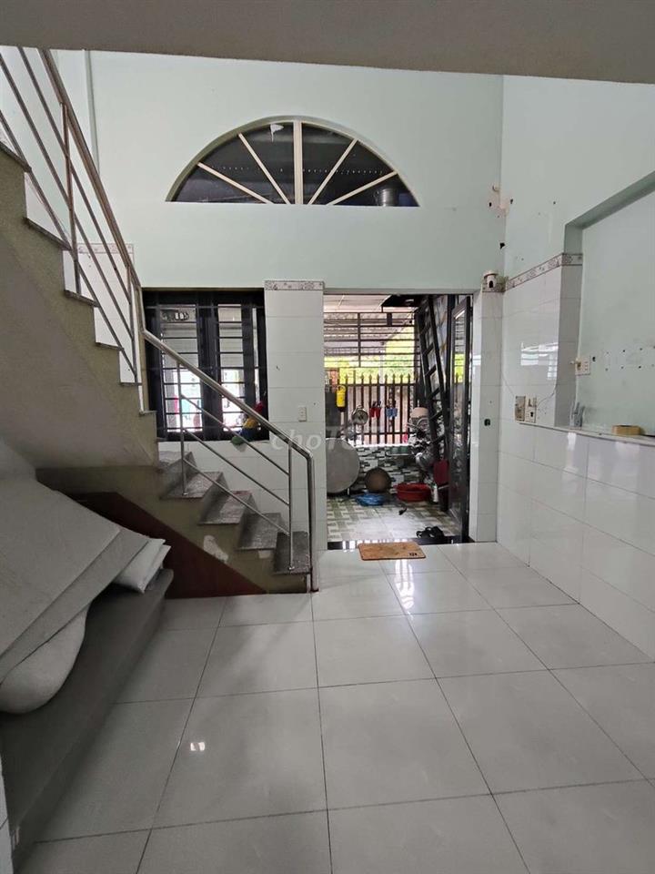 NHÀ 1T2L 3PN 3WC, HẺM OTO, NGAY SÂN BANH LINH XUÂN