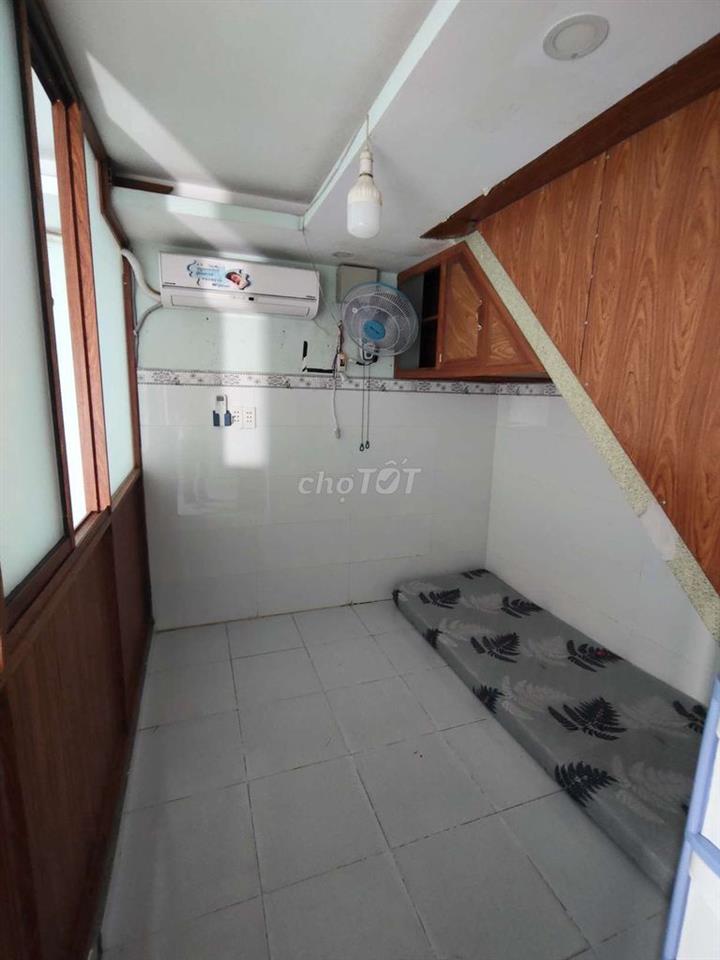 NHÀ 1T2L 3PN 3WC, HẺM OTO, NGAY SÂN BANH LINH XUÂN