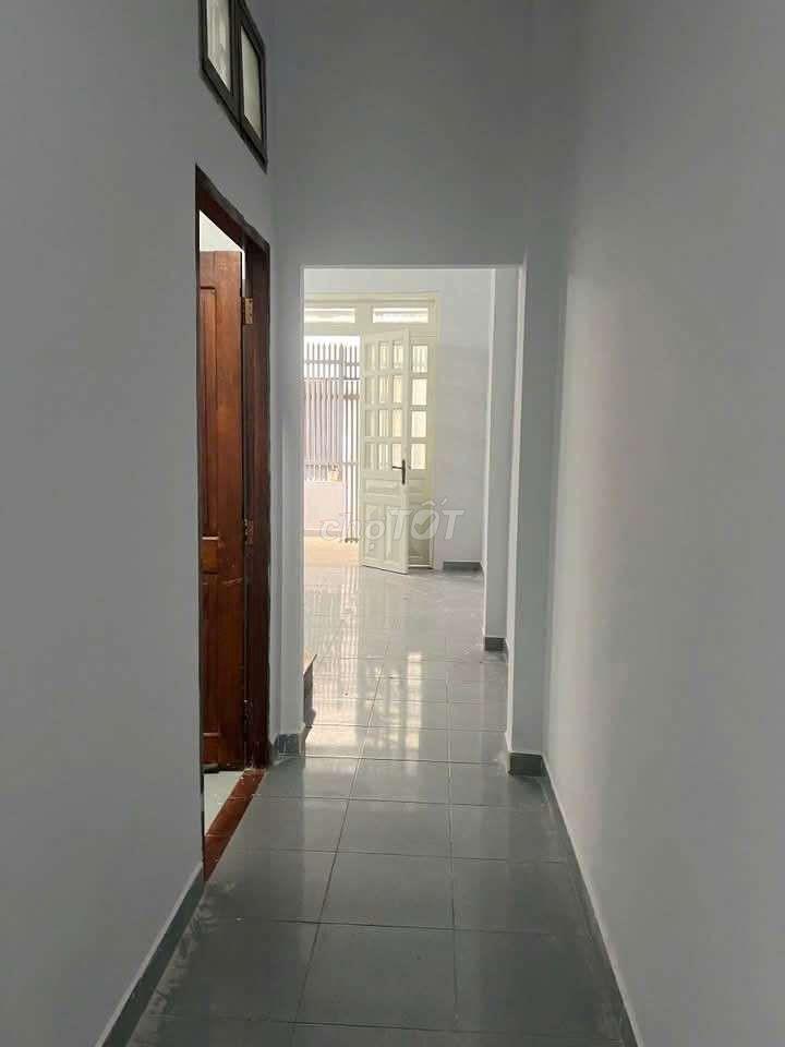 NHÀ SÂN RỘNG, 1T1L 2PN 2WC SẴN NỘI THẤT. NGAY CHỢ ĐẦU MỐI