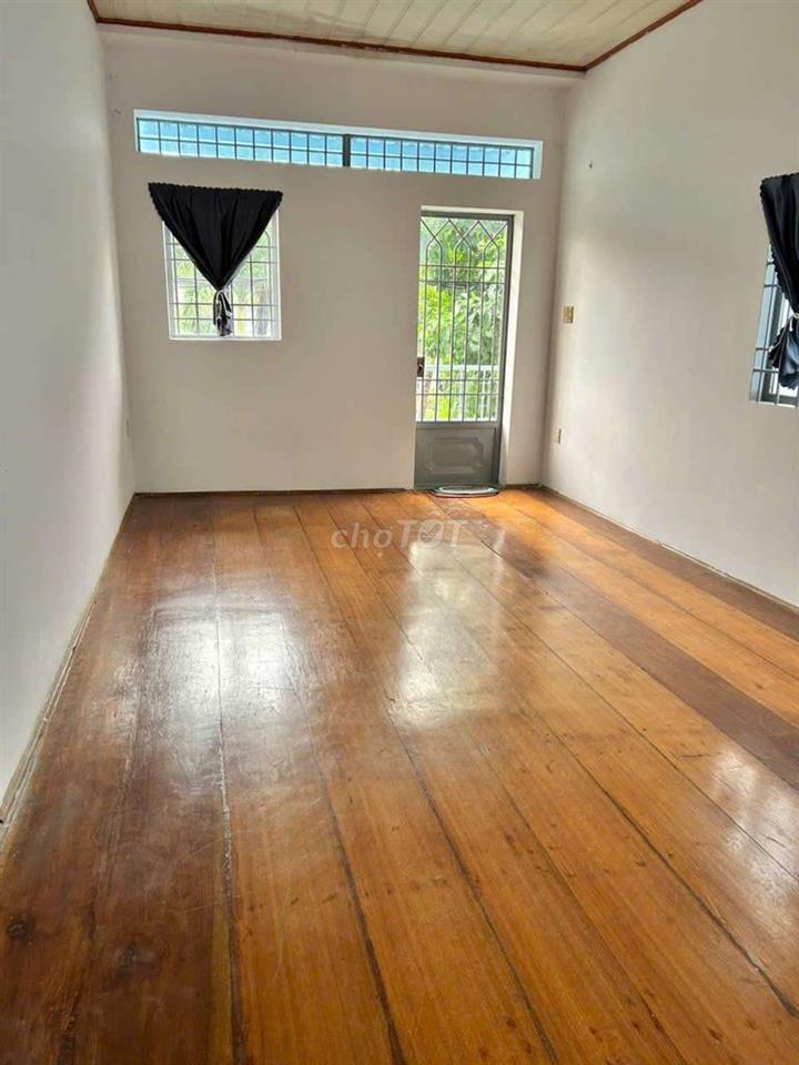 NHÀ NGAY PHẠM VĂN ĐỒNG, 5X20 RỘNG RÃI, SÂN RỘNG, SẴN 3PN