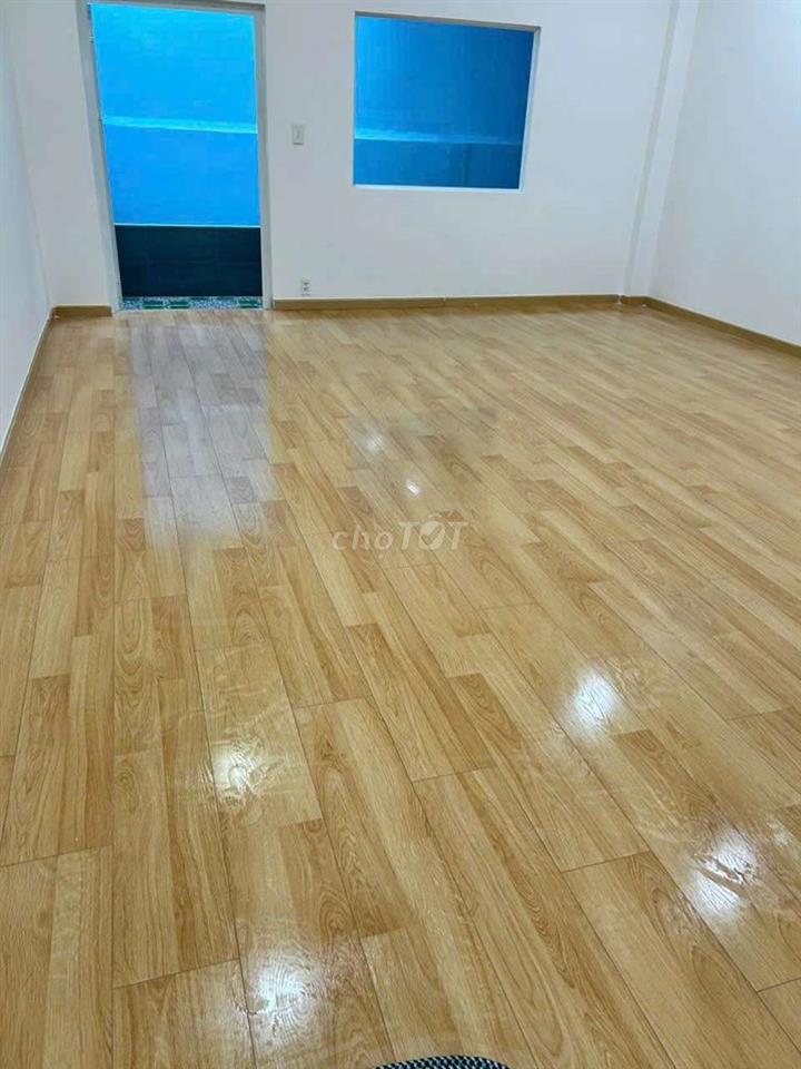 NHÀ NGAY PHẠM VĂN ĐỒNG, 5X20 RỘNG RÃI, SÂN RỘNG, SẴN 3PN