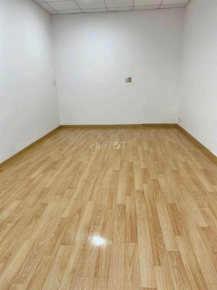 NHÀ NGAY PHẠM VĂN ĐỒNG, 5X20 RỘNG RÃI, SÂN RỘNG, SẴN 3PN