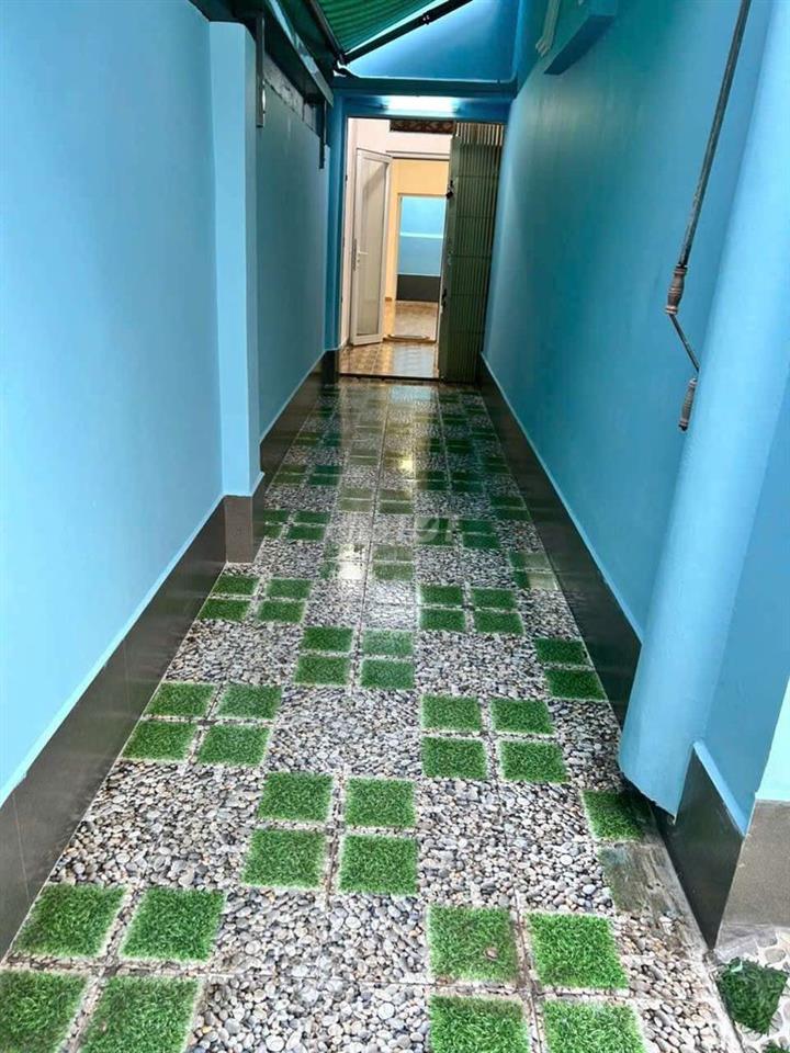 NHÀ NGAY PHẠM VĂN ĐỒNG, 5X20 RỘNG RÃI, SÂN RỘNG, SẴN 3PN