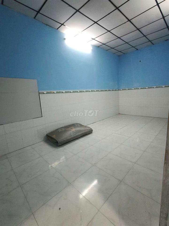 NHÀ MẶT TIỀN ĐƯỜNG LỚN, SÂN CỰC RỘNG. Ở + KD, VP CTY
