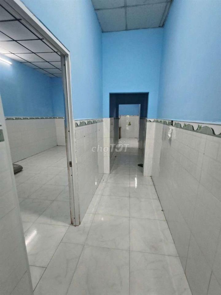 NHÀ MẶT TIỀN ĐƯỜNG LỚN, SÂN CỰC RỘNG. Ở + KD, VP CTY