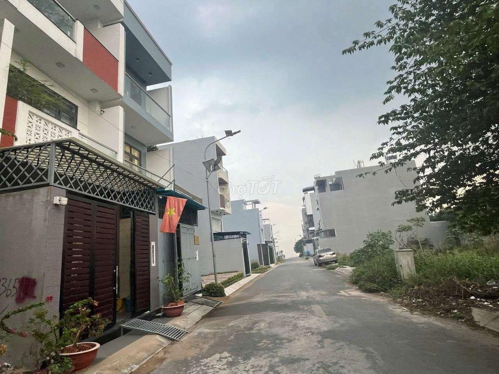NHÀ ĐẸP HXT 1T2L 4PN 4WC. GẦN CHỢ ĐẦU MỐI