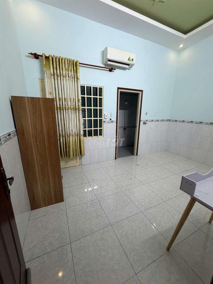 NHÀ SÂN DẬU OTO, SẴN 4PN, DTSD 288M2 GẦN NGÃ TƯ BÌNH PHƯỚC