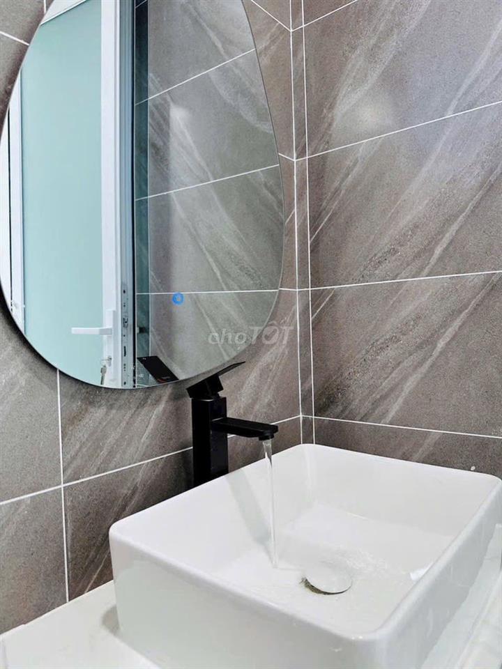 Nguyên căn Thảo Điền, Quận 2 - 1T 3L, sẵn thang máy (4x18m). 63tr/th