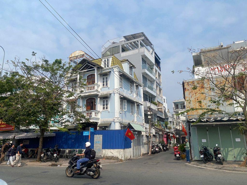 Căn góc 2 mặt tiền Nguyễn Văn Hưởng, Thảo Điền (10x14m). Giá 150tr/th