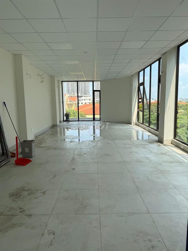 Sàn văn phòng 100m2, vị thế đẹp tại Thạnh Mỹ Lợi - Q2. Giá chỉ 15tr/th