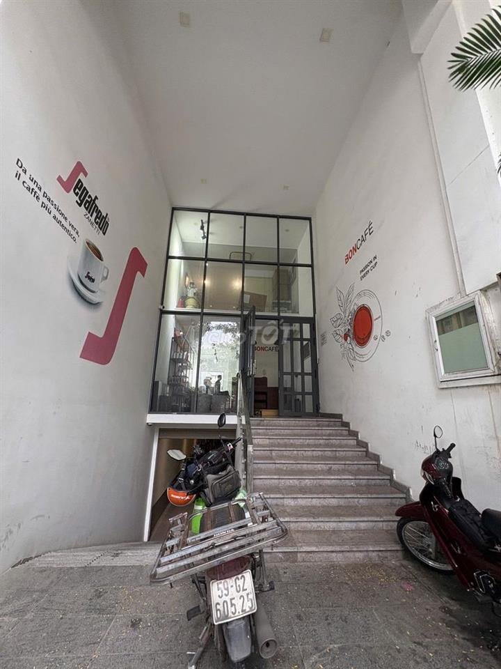 Nguyễn Văn Hưởng, 4 Tầng (4,7x28m). KD văn phòng, Clinic. Giá 127tr/th