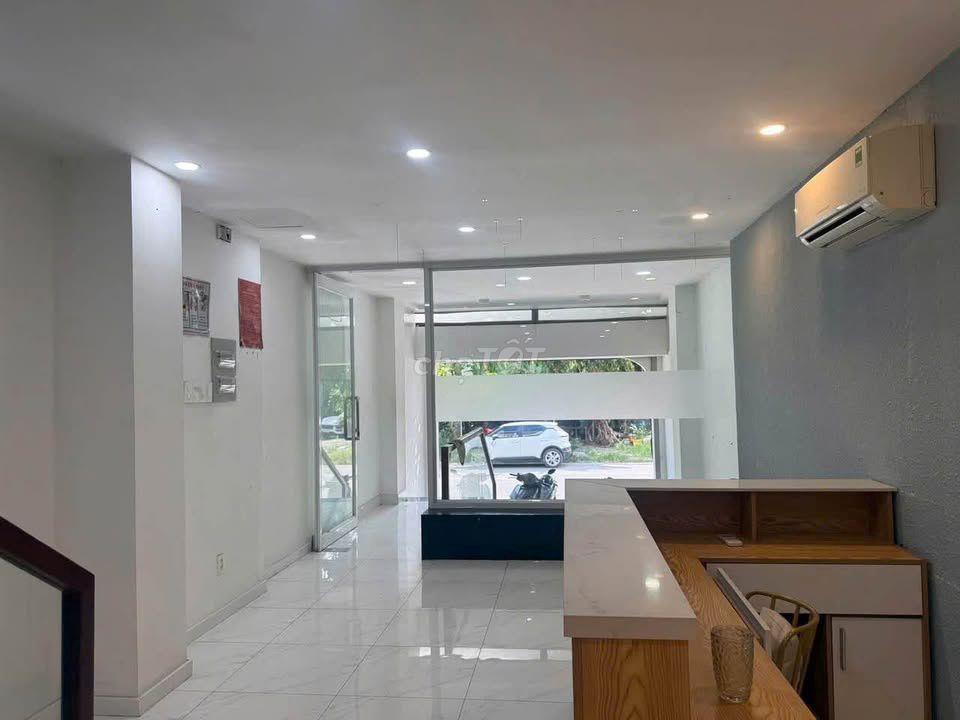 Cho thuê 1 trệt 3 lầu Bùi Tá Hán, An Phú, Q2 (4x20m). Giá thuê 35tr/th