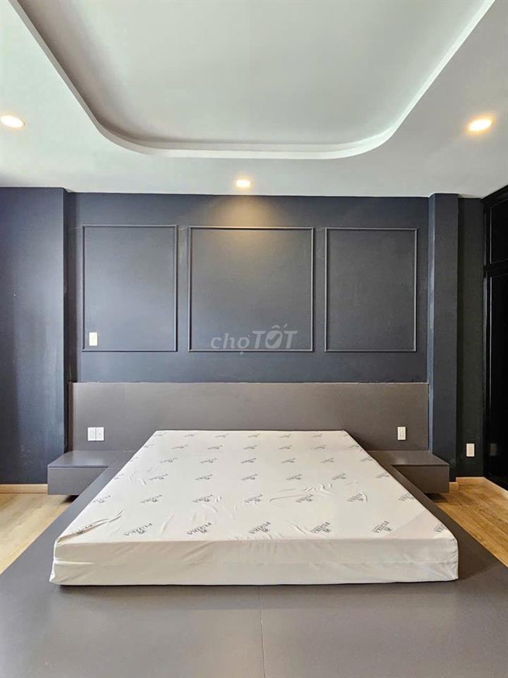 Nguyên căn 5x11m Làng Báo Chí, Thảo Điền, Q2 (1 trệt 4 tầng). Giá 37tr
