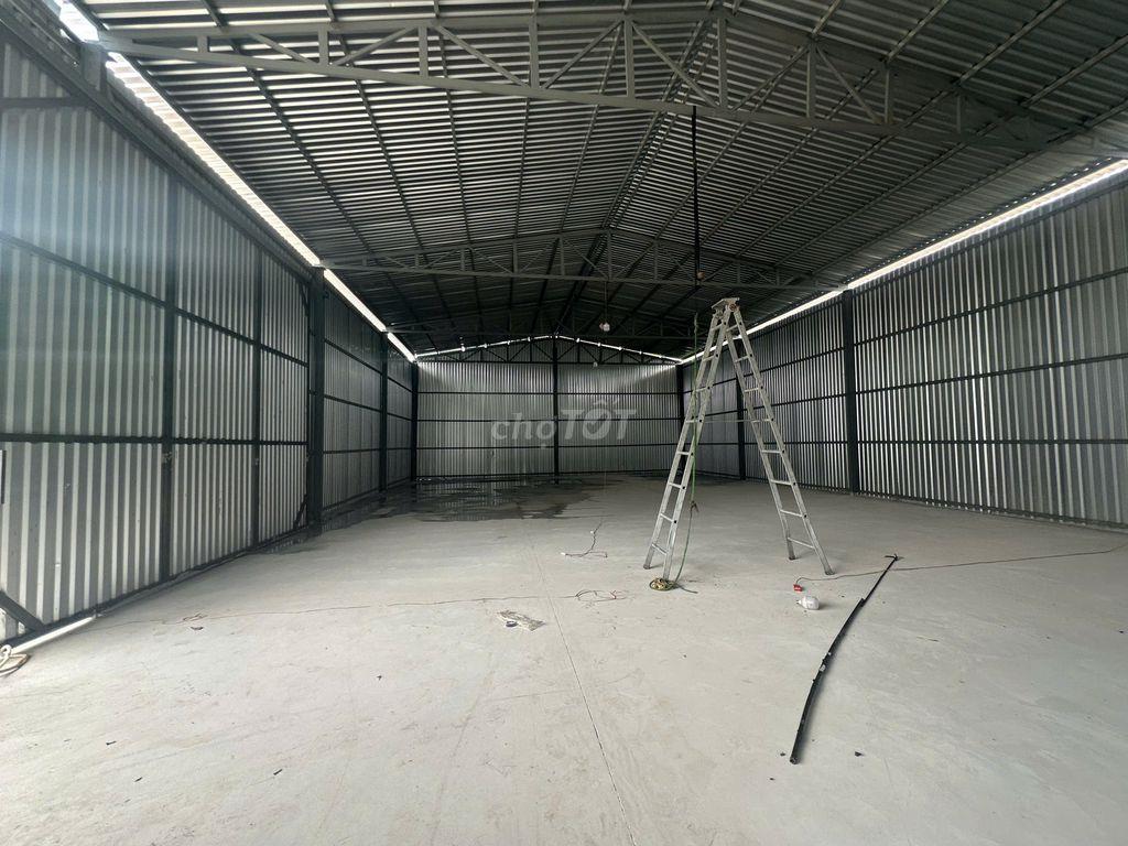 Kho/xưởng (225m2) đường xe tải Lương Định Của, An Phú, Q2. Giá 27tr/th