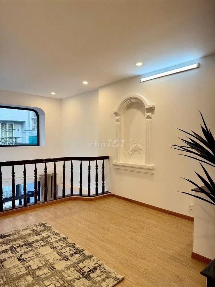 Nguyên căn Đỗ Quang, Thảo Điền, Q2 (4x16m) 1 trệt 3 lầu. Giá 52tr/th