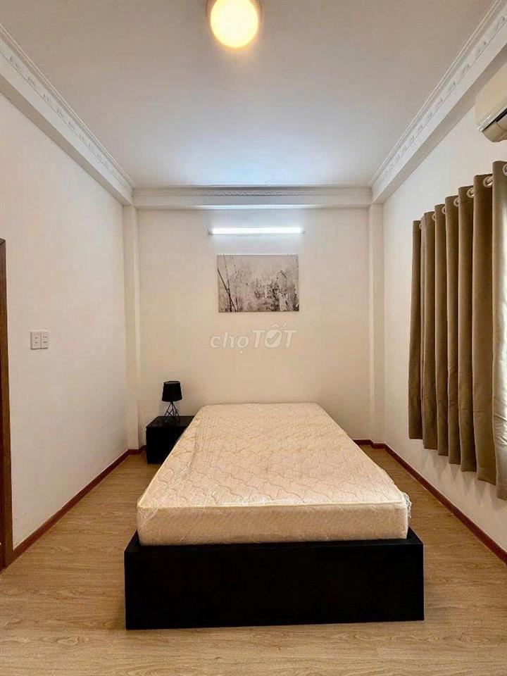 Nguyên căn Đỗ Quang, Thảo Điền, Q2 (4x16m) 1 trệt 3 lầu. Giá 52tr/th