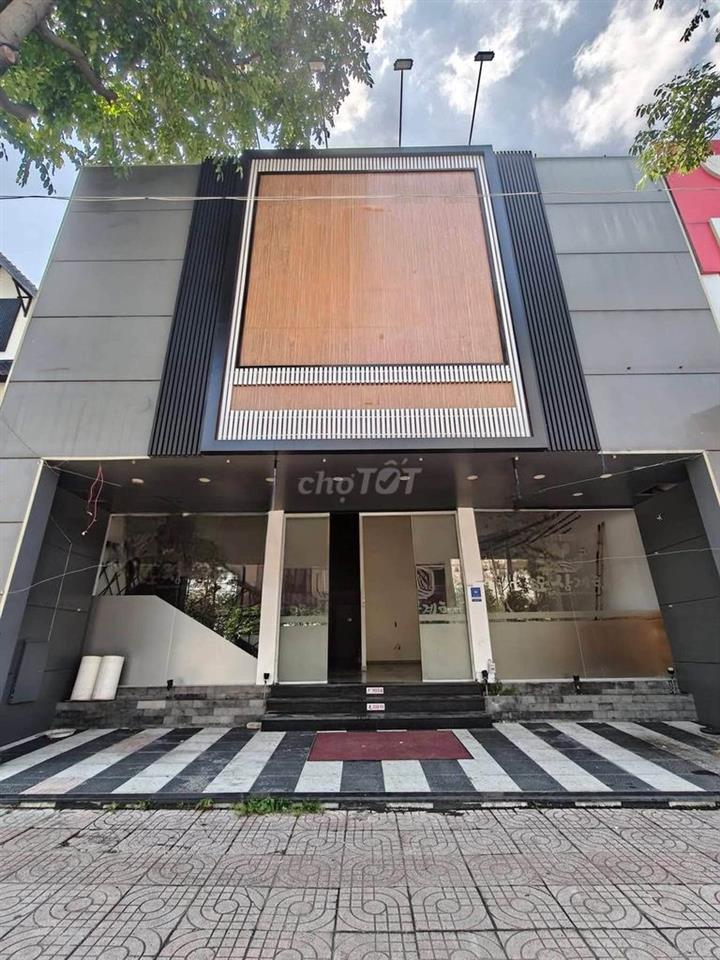 MBKD đường Song Hành, P. An Phú, Quận 2 (10x20m). Giá thuê 164tr/th