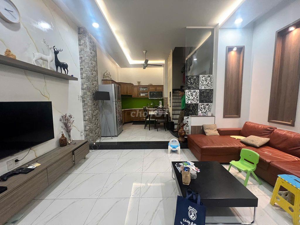 Nguyên căn 5x11m - Thảo Điền, Q2 (1 trệt 3 lầu). Giá 37tr/th