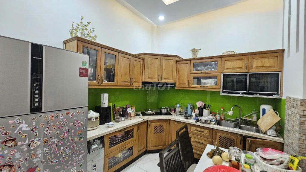 Nguyên căn 5x11m - Thảo Điền, Q2 (1 trệt 3 lầu). Giá 37tr/th