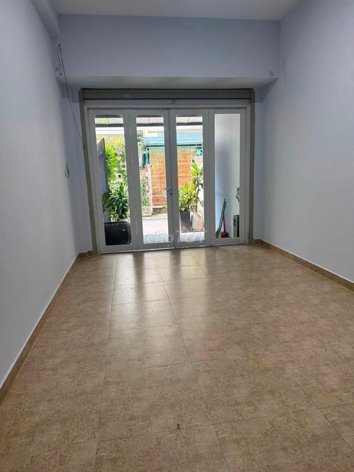 1 trệt 1 lầu Làng Báo Chí, Thảo Điền, Quận 2 (3.4x11m). Giá: 17tr/th