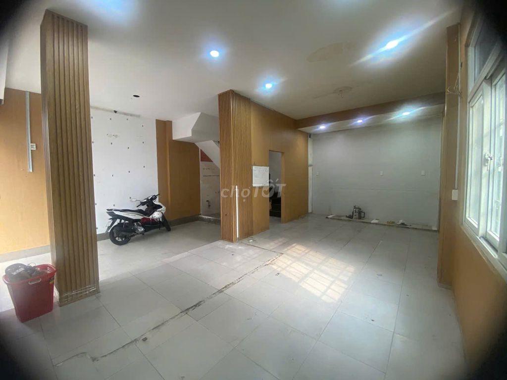 Cho thuê nguyên căn Thảo Điền (7x10m) 1 trệt 2 lầu. Giá thuê 60tr/th