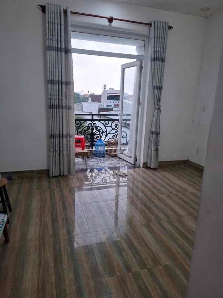 nhà mặt tiền đường