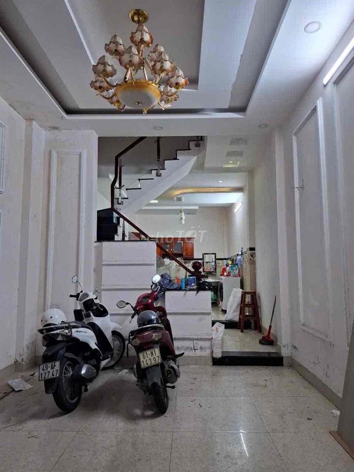 nhà mặt tiền đường