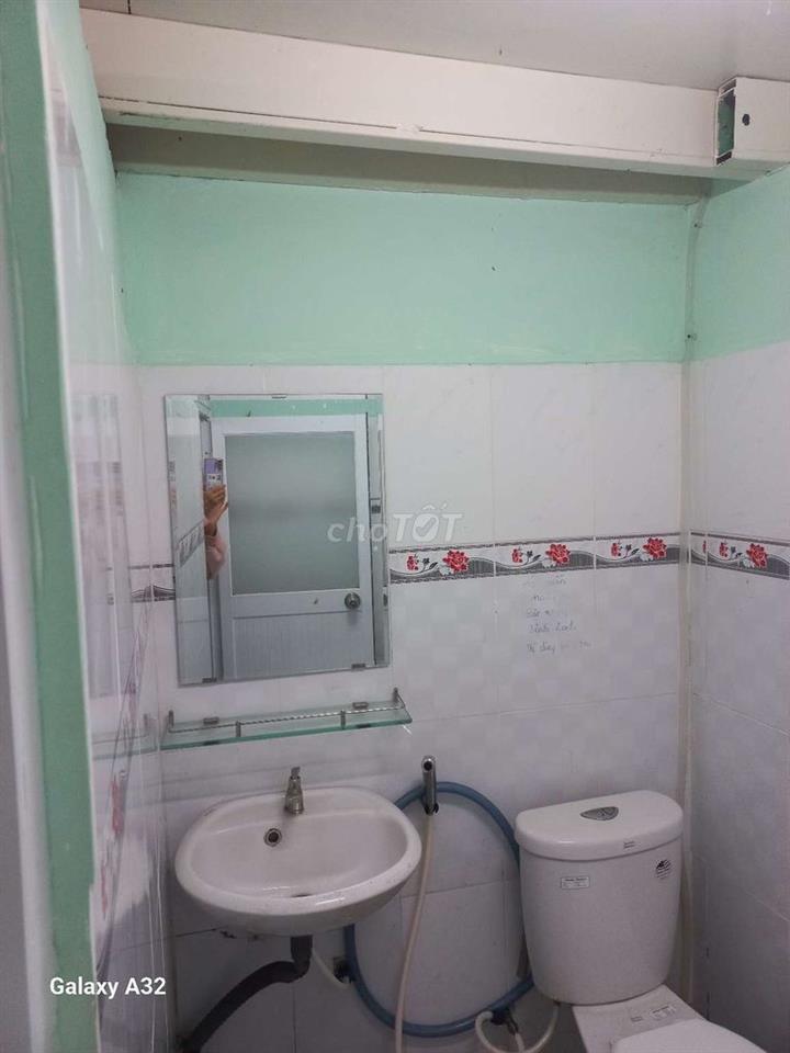 nhà trệt lửng