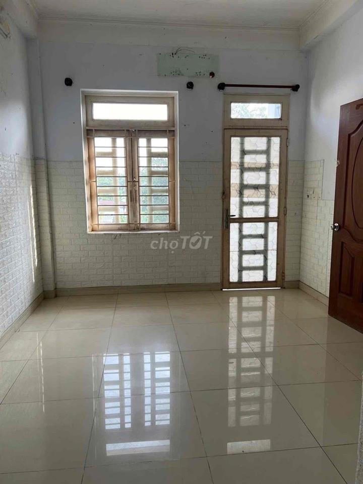 Nhà 1 trệt 2 lầu Mặt tiền Nội Bộ 8m KDC gần Ngã Tư Bình Thái