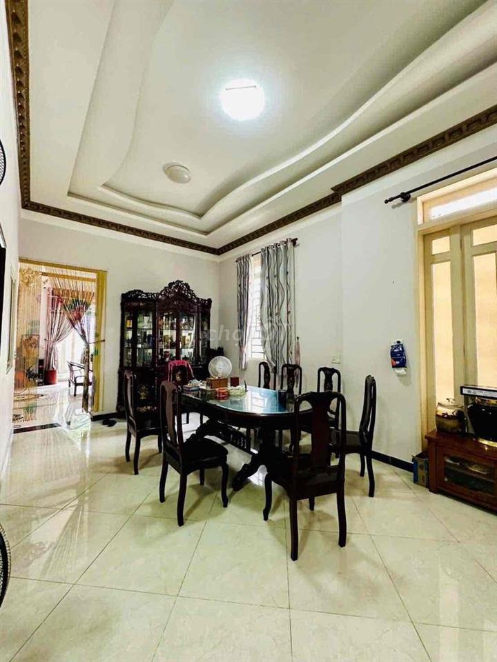Cho thuê Biệt Thự Sân Vườn 700m2 ngay Kha Vạn Cân P. Linh Tây