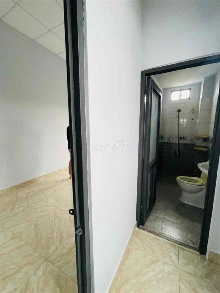 Nhà 1 trệt 2 lầu 70m2 mới xây gồm 4PN gần Đông Tăng Long Q.9