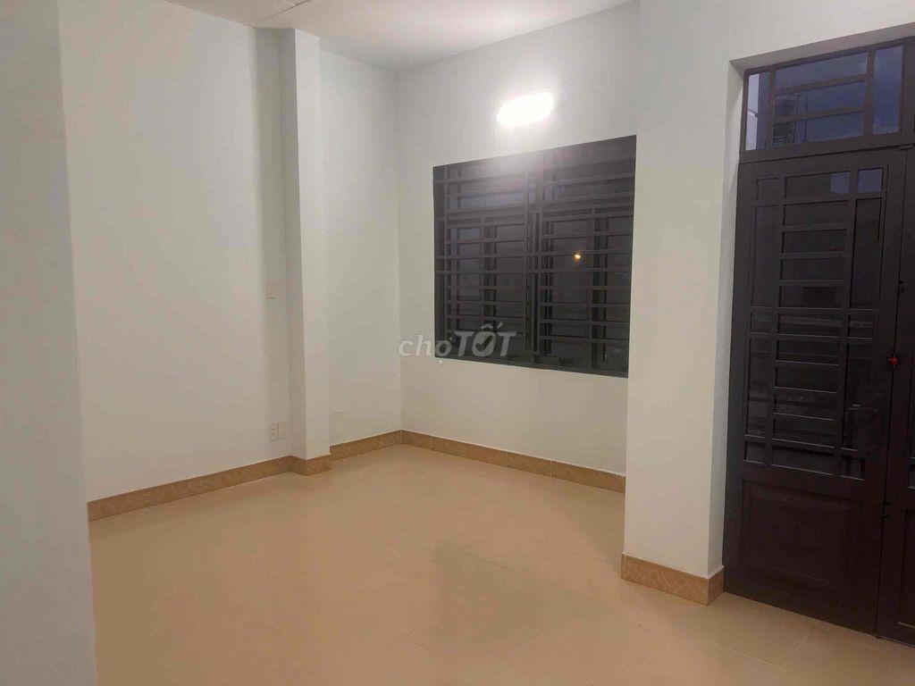 Nhà 1 trệt 1 lầu DT 5x18m gồm 3PN 2WC tại đường 6 Linh Tây Thủ Đức