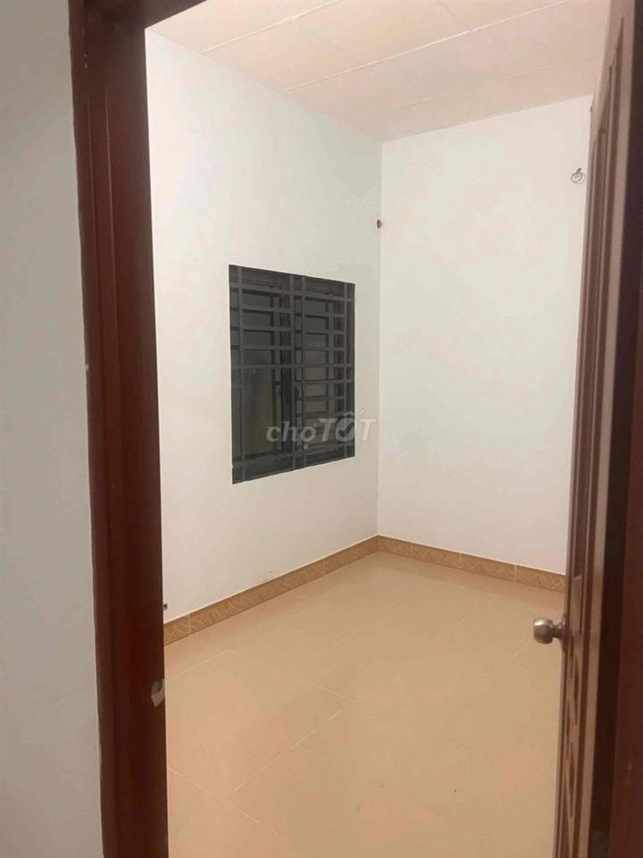 Nhà 1 trệt 1 lầu DT 5x18m gồm 3PN 2WC tại đường 6 Linh Tây Thủ Đức