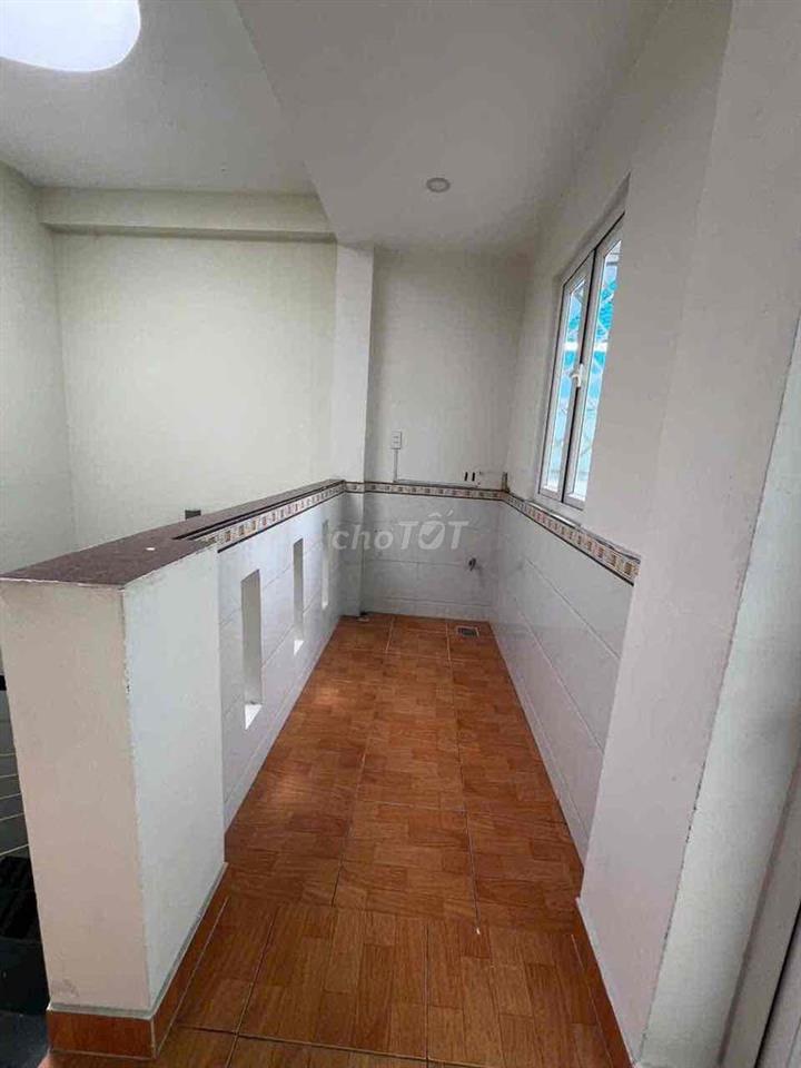 Nhà 1 trệt 2 lầu 5x12m sẵn mấy lạnh hẻm 7m gần đường Lê Văn Việt Q.9