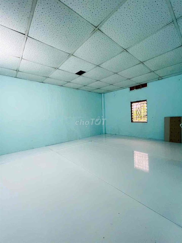 Nhà cấp 4 có lững DT 70m2 gồm 2PN tại đường 17 Linh Trung gần Metro