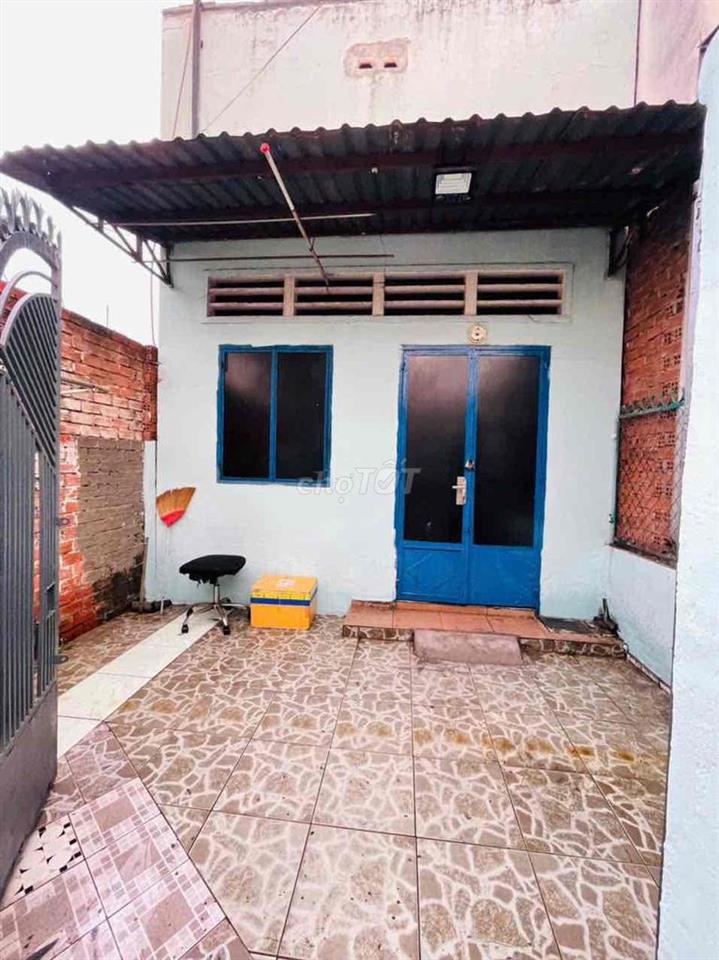 Nhà cấp 4 có lững DT 70m2 gồm 2PN tại đường 17 Linh Trung gần Metro
