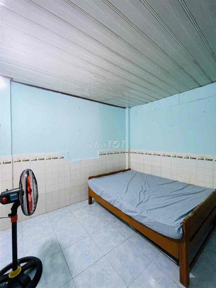 Nhà cấp 4 có lững DT 70m2 gồm 2PN tại đường 17 Linh Trung gần Metro