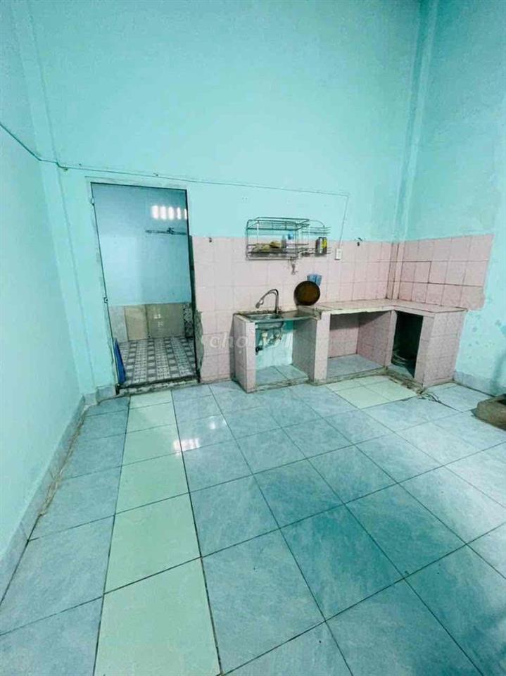 Nhà cấp 4 có lững DT 70m2 gồm 2PN tại đường 17 Linh Trung gần Metro
