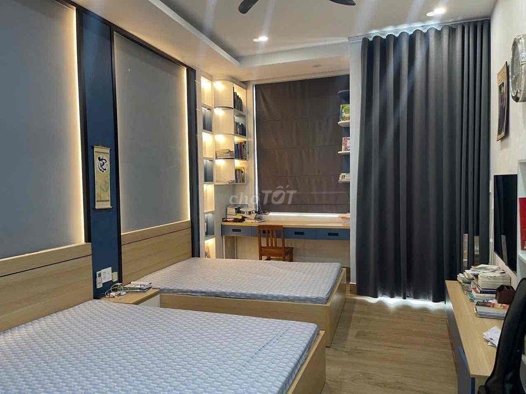 Nhà 1 trệt 2 lầu Full Nội Thất Xịn, đường xe tải gần Lã Xuân Oai Q.9